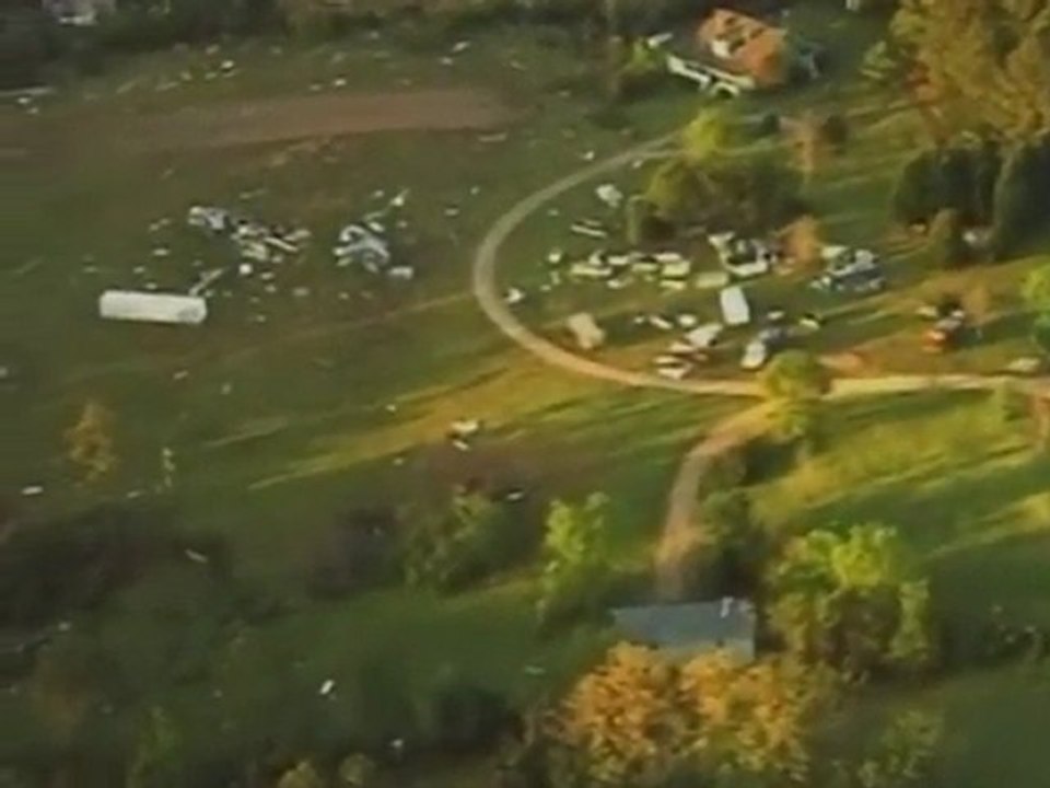 Tornados que azotaron sur y sureste de EEUU dejaron 44 muertos