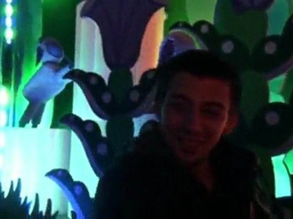 robin à  disney avec estelle faustine jojo laurena greg