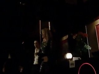 Rob y Kristen tomados de la mano en el afterparty de la premiere de WFE!!