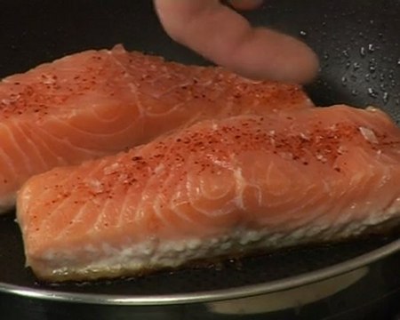 Pavé de saumon à l'unilatérale, étuvée de haricots verts