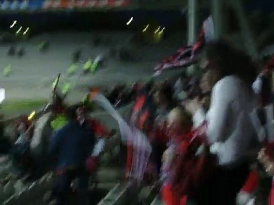 Ici ici ici c'est oyonnax au stade de gerland apres le match Lyon / Oyonnax