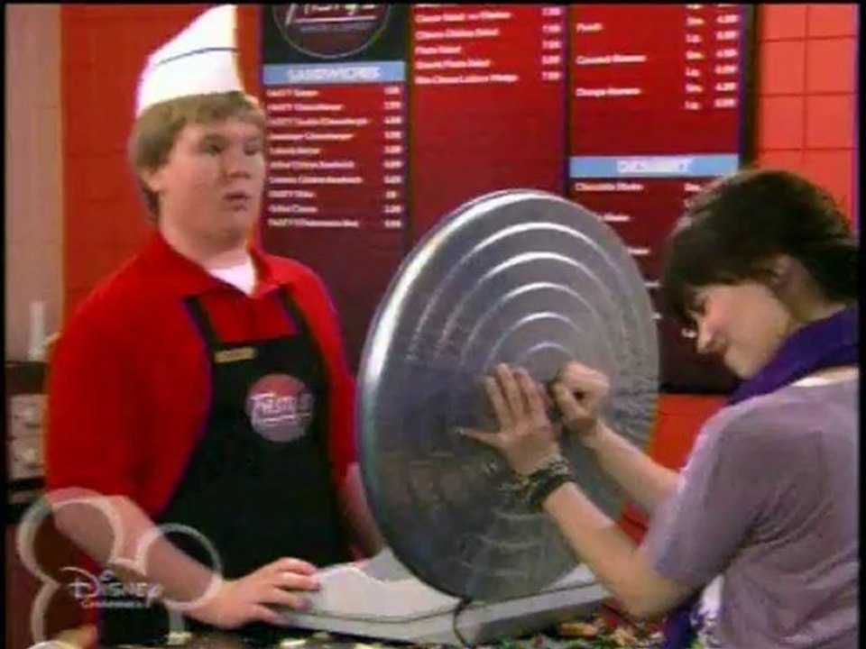 SUNNY ENTRE ESTRELLAS (AUDIO LATINO): FASTY`S COMIDA MUY MUY RAPIDA