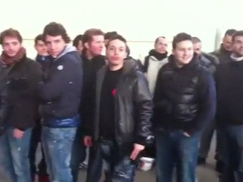 Live Blog iSpazio iPadevice - Lancio iPad 2 in Italia Milano Carugate Carosello: Fila di iSpazio