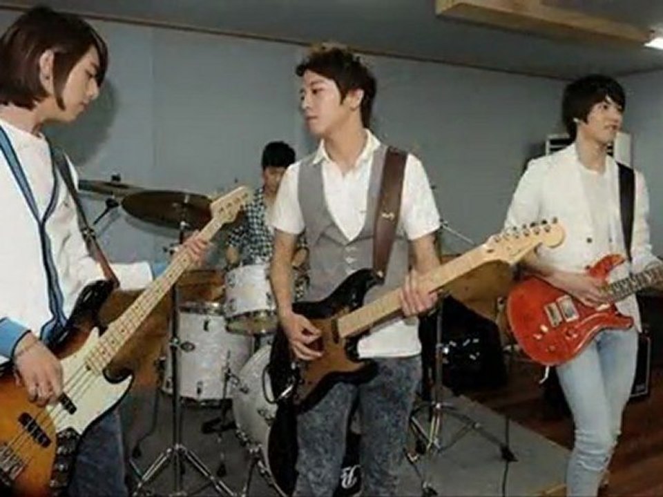 CNBLUE...Try Again Smile Again...