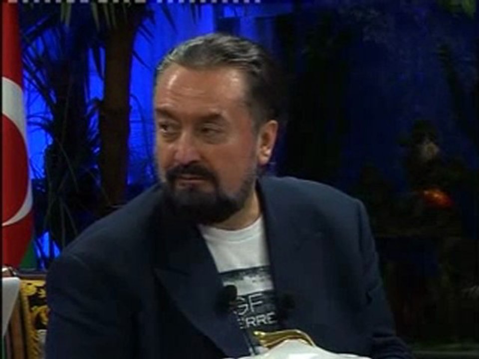 Sevenlerinin Şeyh Nazım Hocamız'a ve Mahmut Hocamız'a gösterdikleri saygı çok derin ve güzel