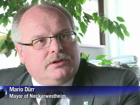 Arabic-Web-German town divided over nuclear shutdown