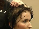 Rewitalizacja koloru włosów i kobieca fryzura
