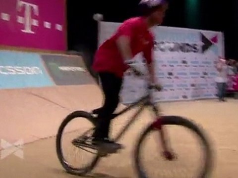 3rd Mountainbike Slopestyle - Yannick Granieri @ Telekom Extreme Playgrounds 2011[HQ]
