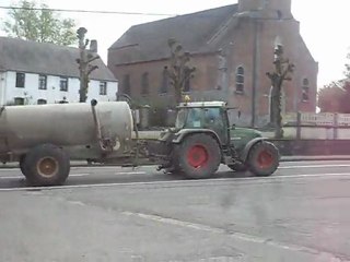 fendt qui passe devant cher moi