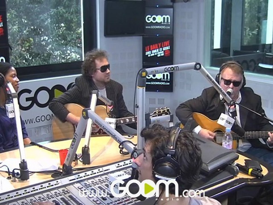 "You're got to hide your love away" - The Beatles par Fred & The Pentagone dans le Daily Live