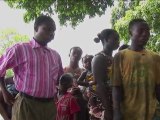 Côte d'Ivoire: face aux violences à Abidjan, les habitants fuient Yopougon