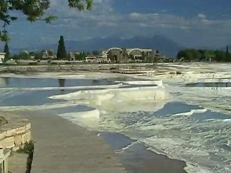 Turquie Pamukkale (montagne de coton)(Turquey Pamukkale the mountain cotton)