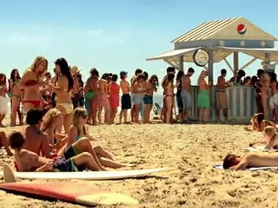 Anuncio Spot Diet Pepsi con Sofia Vergara y David Beckham en la playa. Abril 2011