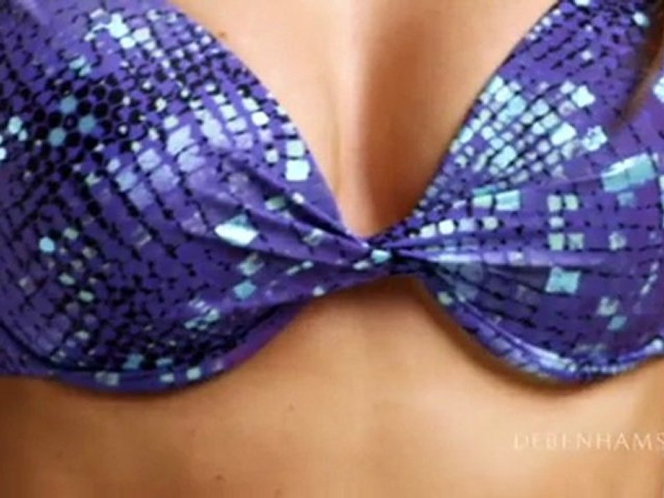 How to choose swimwear: great advice on bikinis, swimsuits and more for women with an hourglass figure