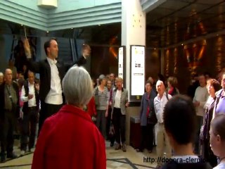 Flashmob Dogora au Centre-Jaude de Clermont-Ferrand