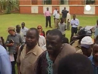 Uganda: el líder de la oposición es detenido por...