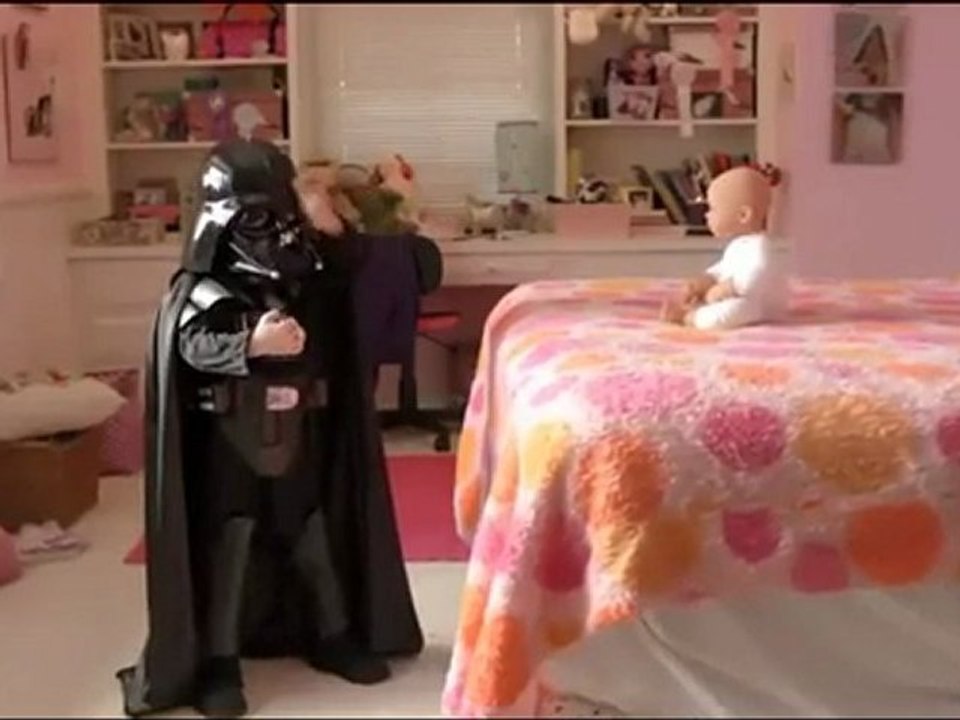 Comercial da Volkswagen 2 - The Mini Darth Vader Strikes Back