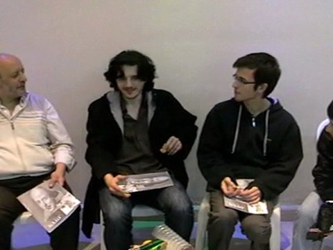 Bulunmaz Tiyatro, Cezmi Ersöz'ün Kendi Kendine Konuşmaktır Aşk ını irdeliyor!