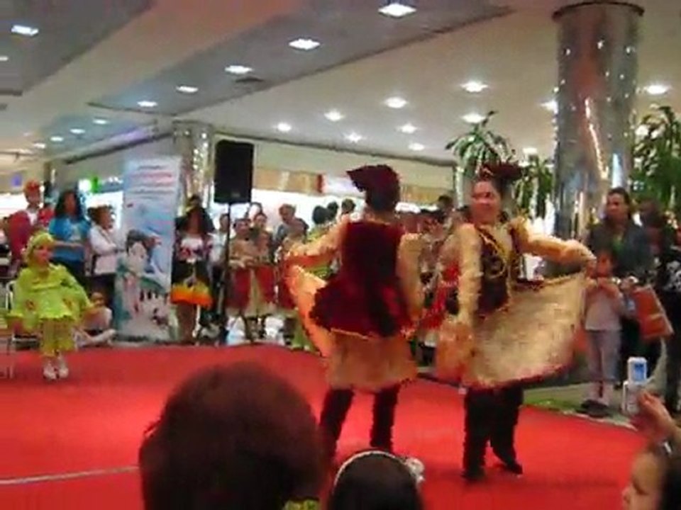 Anneler ve Kızları, 23 Nisan Etkinliği 2