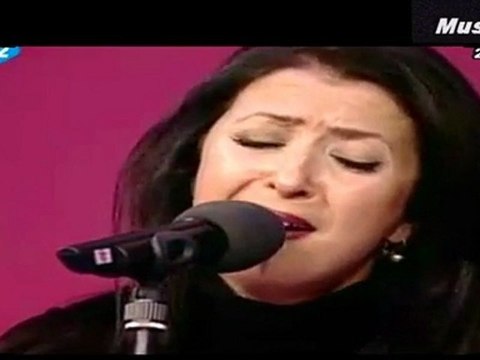 Melihat Gülses - Hâlâ kanayan kalbimi aşk âteşi dağlar.HD