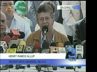 El dirigente de AD, Ramos Allup, reclama en rueda de prensa