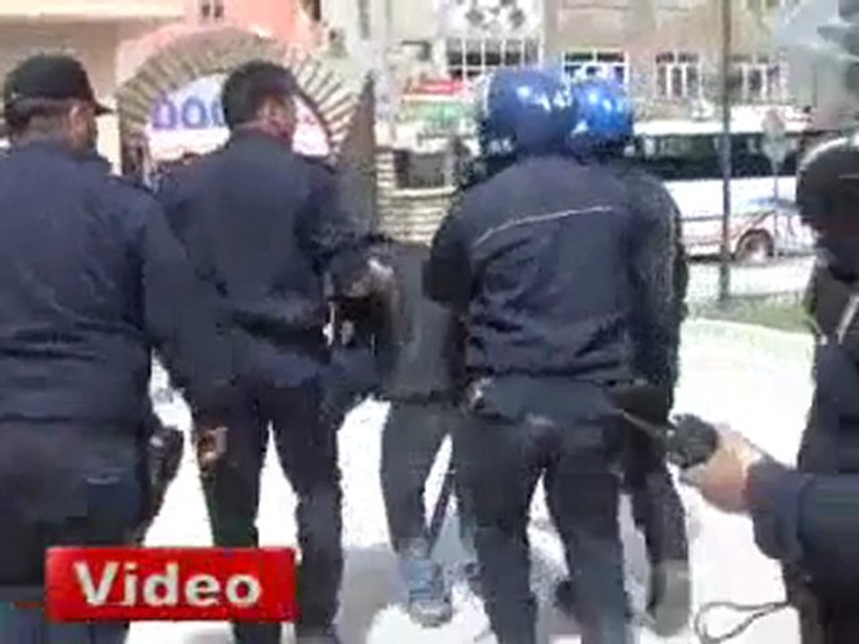 İmamın Cahil Ordusu Van'da Öğle Namazı Kaç Rekat Sorgusu Yapıyor!