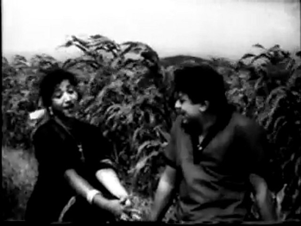 Kannile Anbirunthaal Kallile Deivam Varum