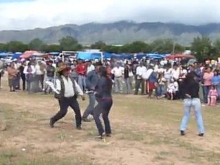 Bolivie Tarija, feria uva fevrier 2011, CUECA