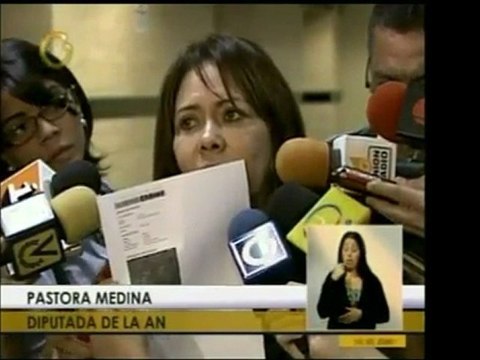 Pastora Medina señaló que 9 de los aspirantes a rectores fig