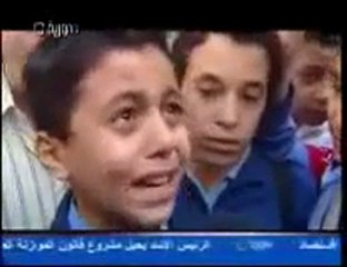 لحظه من فضلك طفل مسلم يهدد امريكا