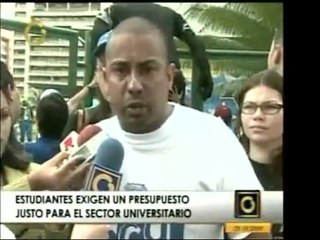 Estudiantes universitarios protestaron frente a la UNEFA exi