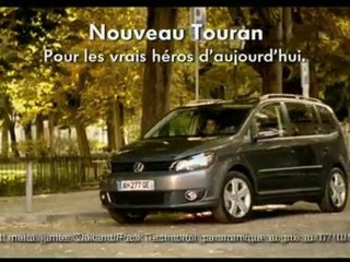 Publicité HD - Volkswagen Touran et Sharan ("C'est facile d'être une héroïne") 2010