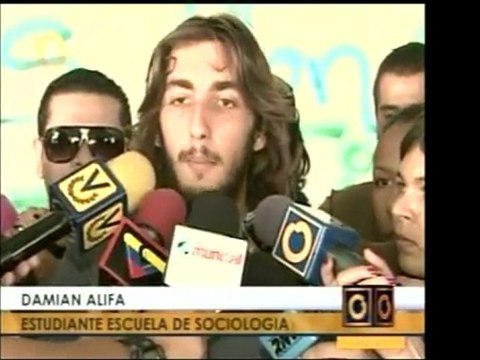 En la UCV se hizo un pupitrazo de estudiantes bolivarianos.