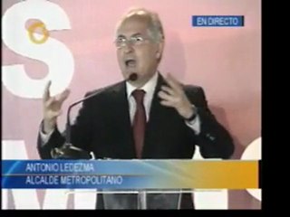 Antonio Ledezma habla desde el acto del partido Podemos