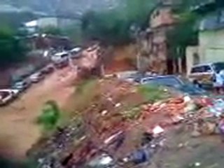 fotos muy importante el junquito un colapso....