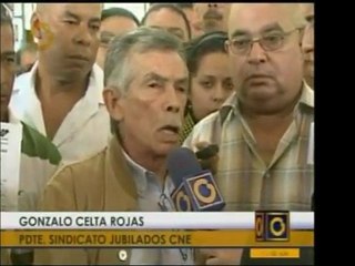 Jubilados del CNE reclaman contrato colectivo frente a la in