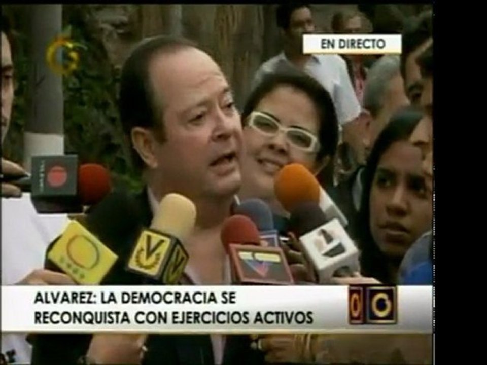 Oswaldo Álvarez Paz sale del Helicoide bajo libertad condici