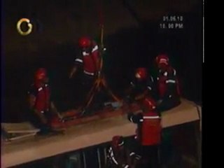 Imágenes del rescate del Autobús que cayó al Guaire