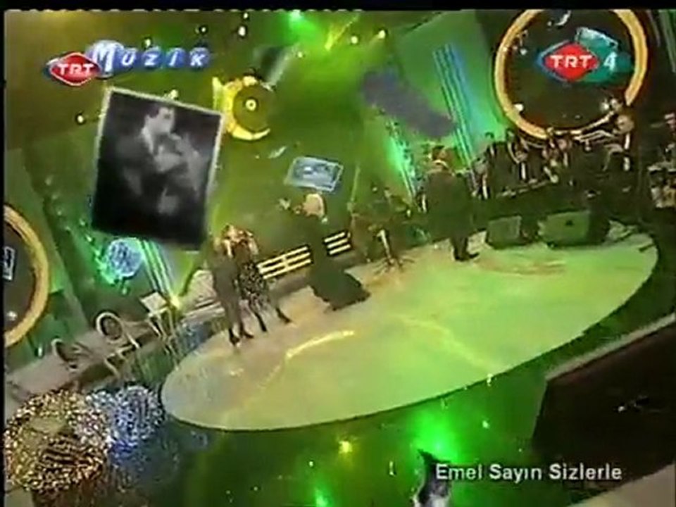 Emel Sayin & Askin Nur Yengi ~ DUET