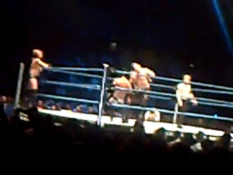 KANE l'a dur face à SLATER & GABRIEL... BIG SHOW remet bon ordre et finit - 22 avril 2011 LIEVIN