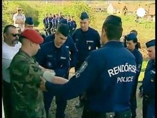 Vigilantes force Hungarian Roma out of village