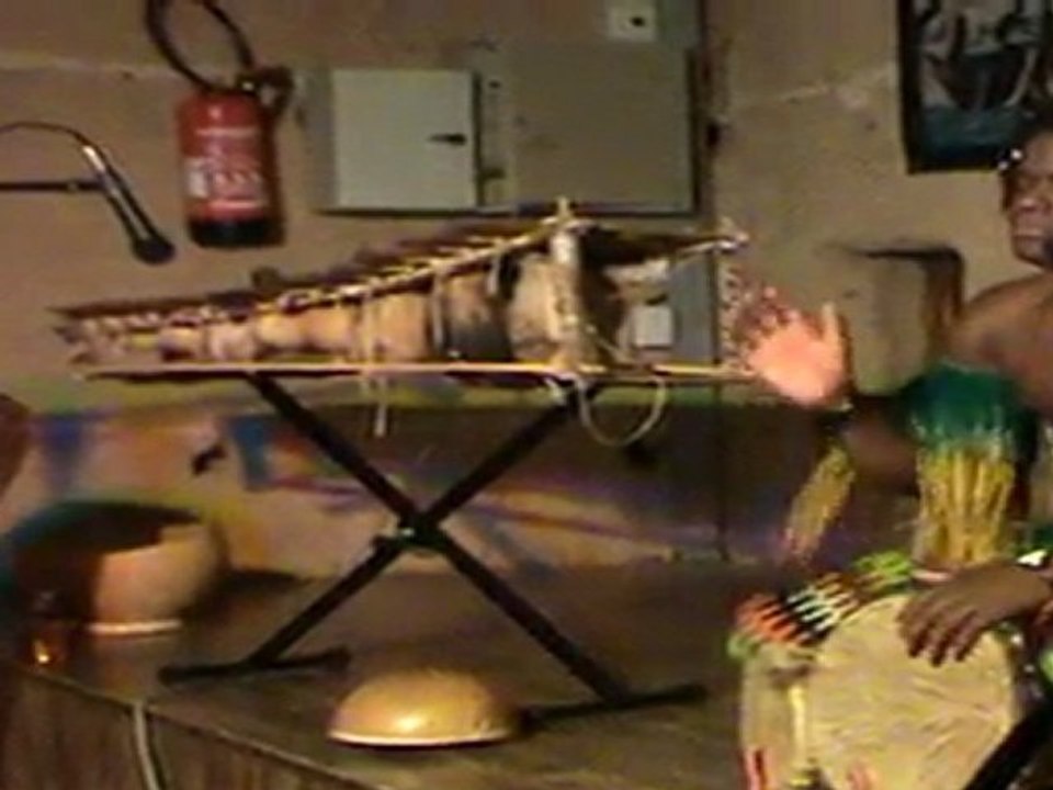 Spectacle de Noël à Pannissière : Les larmes du père Noël africain.