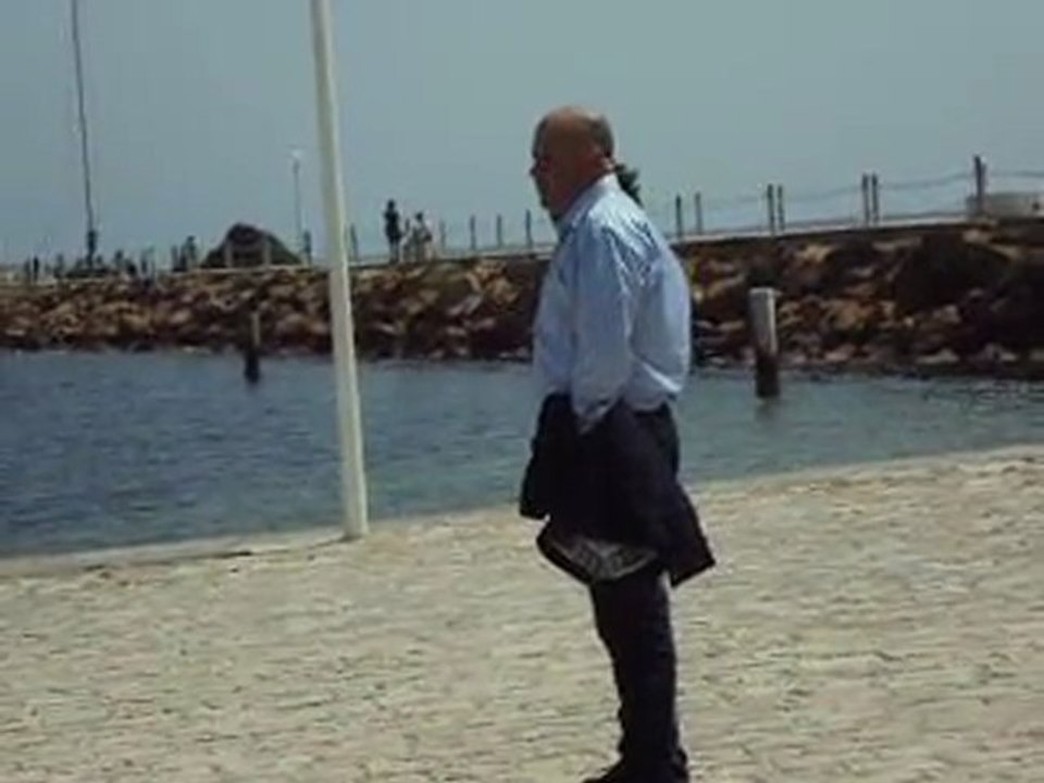 MOV02857