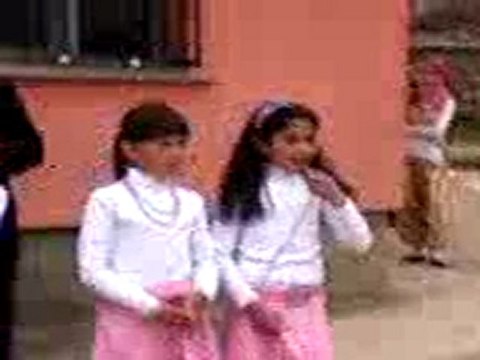 ŞEHİT Hayati REÇBER İ.Ö.Okulu 23 Nisan Merasimi (Şiir, Raziye ATİK- Nesibe ŞAHİN) 2011