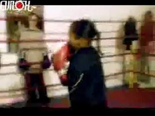 0241 - Une boxeuse professionnelle de 4 ans