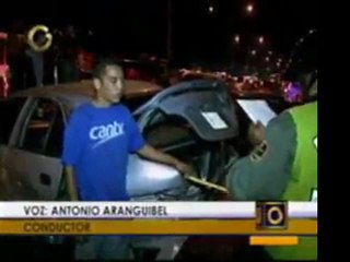 Tải video: Accidente en la vía Caracas-Guarenas dejó 14 personas herida