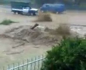 buenas aca vean estos videos del desborde de la quebrada sal