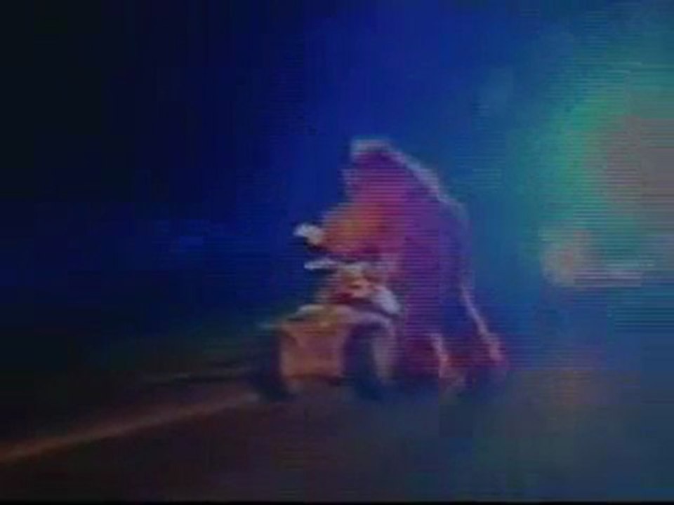 Hombre disfrazado de mono fue capturado en una moto en el es