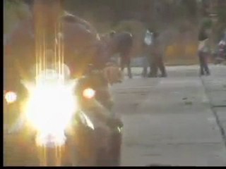 Mas imágenes de los disturbios en la Av. Don Tulio Febres Co