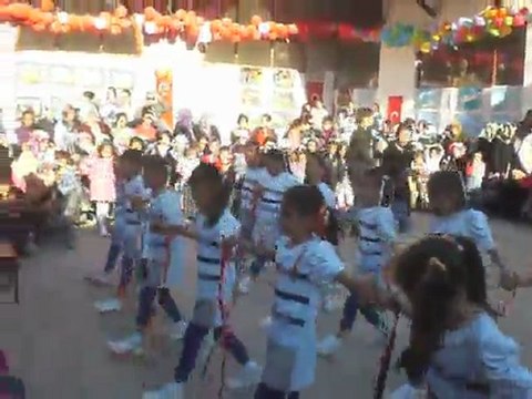 şehit ibrahim yiğit io 23 nisan şenlikleri 3A Damat Halayı